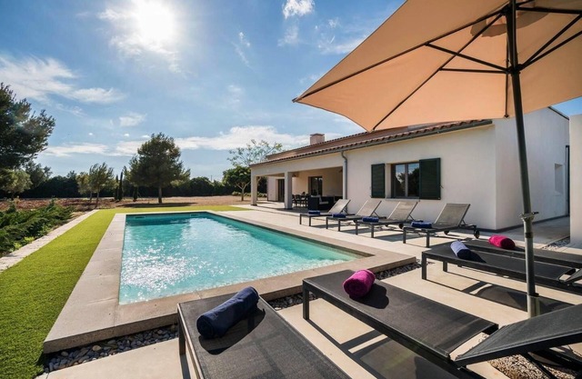 Casa "Villa Can Llorenç" con Wi-Fi, aire acondicionado, piscina y terraza