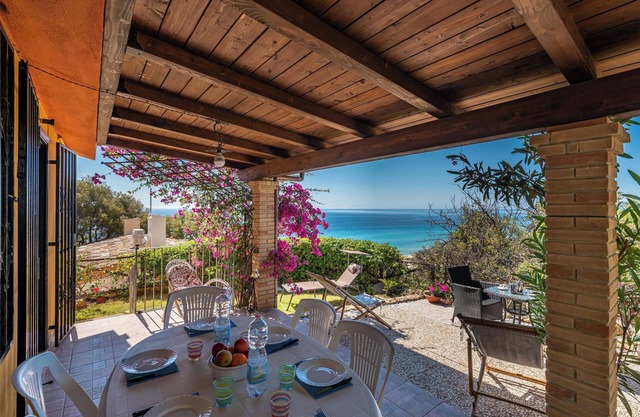 Casa de vacaciones "Villa Laura" con vistas al mar, jardín, terrazas y Wi-Fi
