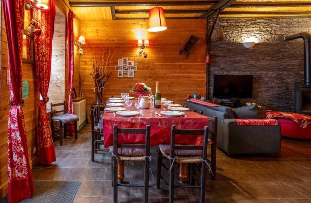 Holiday home with 6 bedrooms, pool table, sauna, and foosbal, Villa Jumelia