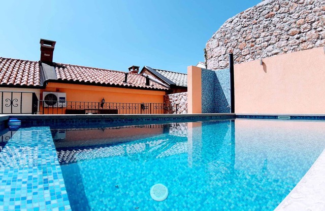 Casa vacacional con piscina, sauna y aire acondicionado