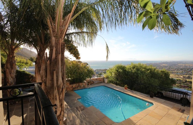 Casa de vacaciones Gordons Bay para 8 - 16 personas con 6 dormitorios - Casa de vacaciones