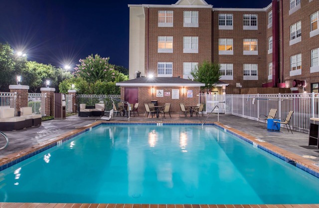 Holiday Inn & Suites Dallas-Addison by IHG