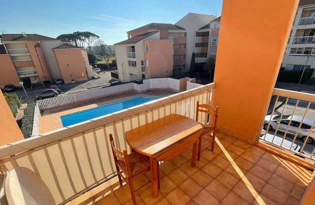 Alquiler de vacaciones con piscina y parking privado en Sablettes