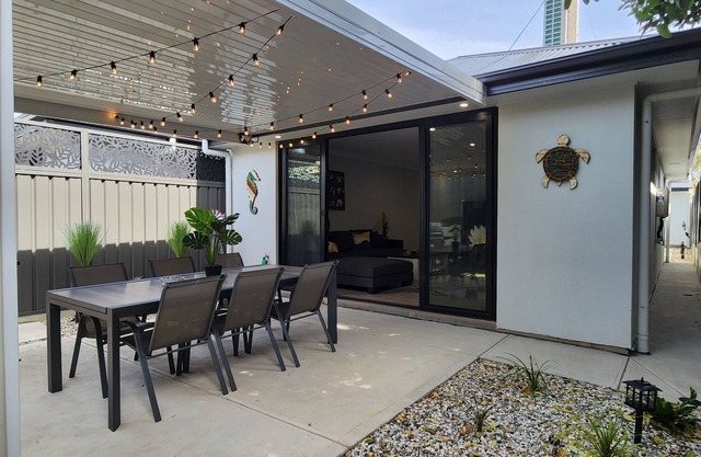 Holiday @ the Beach + Spa Bath. King Bed Master with TV & ensuite