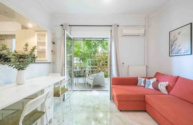 Home in the Alimos Marina