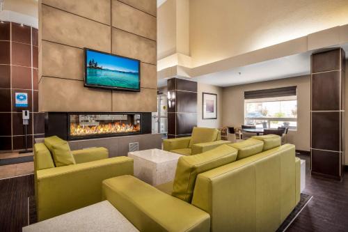 Home Inn & Suites Regina East