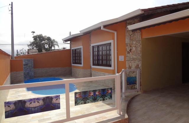 home w / pool w / 3 bedrooms in Peruibe - en suite w / cable TV, WI-FI