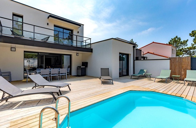 Home with private pool