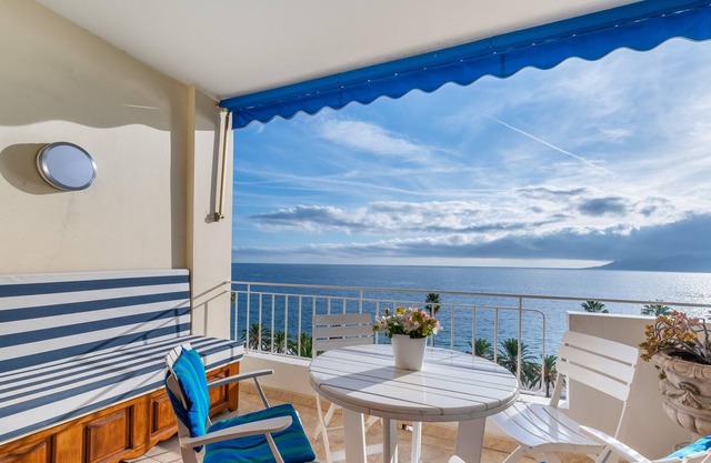 Homerez - ¡A 100 m de la playa! Apartamento para 4 pers. con balcón en Cannes
