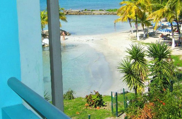 Homerez - ¡A 30 m de la playa! Estudio para 4 pers. con balcón en Le Gosier
