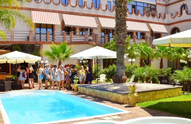 Homerez - ¡A 50 m de la playa! Apartamento para 3 pers. con piscina compartida