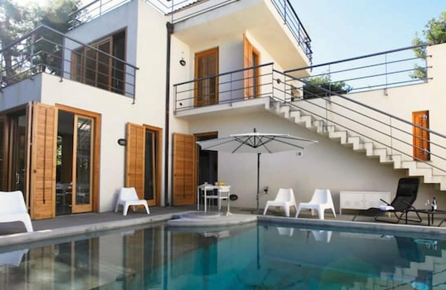 Homerez - Villa a 1 km de la playa para 16 pers. con piscina y vistas al mar