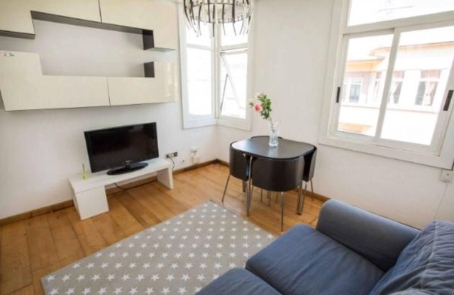 Homerez - Apartamento a 3 km de la playa para 5 pers. con jacuzzi en A Coruña