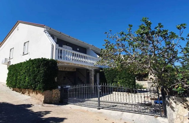 Homerez - Apartamento en Pag, vistas al mar