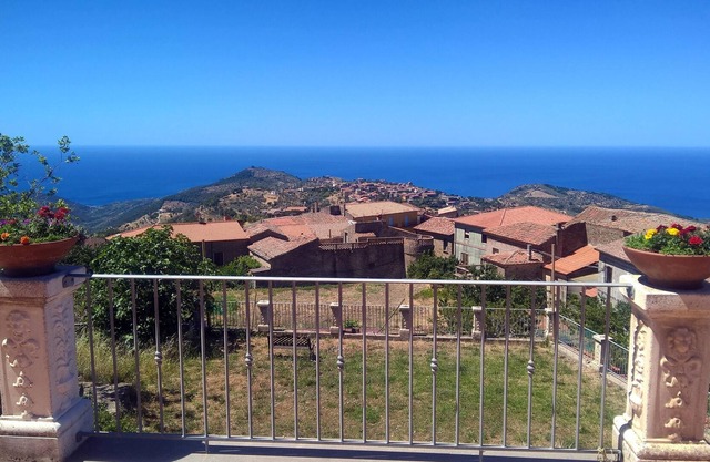 Homerez - Apartamento a 7 km de la playa para 2 pers. en San Mauro Cilento