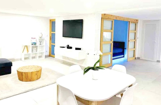 Homerez - Bonito apartamento para 4 pers. con terraza en Excenevex