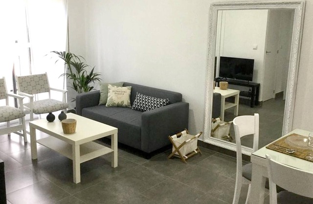 Homerez - Bonito apartamento para 4 pers. con balcón en Córdoba
