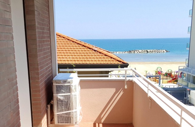 Homerez - Bonito apartamento para 6 pers. con vistas al mar y balcón en Viserba