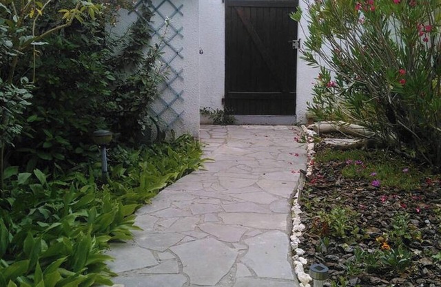 Homerez - Casa encantadora en Les Mathes con jardín cerrado