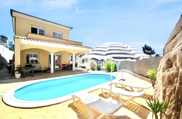 Homerez - Villa Encantadora en Vidreres con Piscina Privada