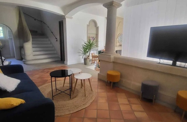 Homerez - Villa encantadora con piscina privada en Monteux