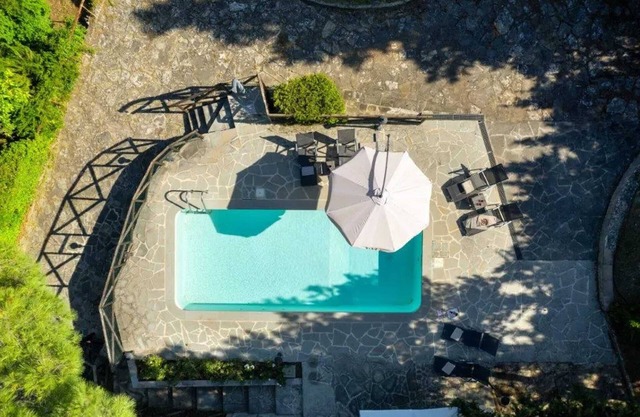 Homerez - Encantadora Villa en Arezzo con Piscina Privada y Jardín