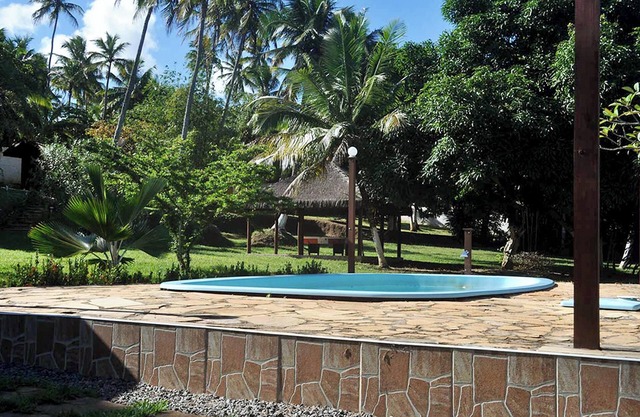 Homerez - Acogedor Chalet en el Corazón de Camaçari con Piscina Compartida