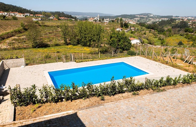 Homerez - Grande villa para 13 pers. con piscina, terraza y balcón en Fornos