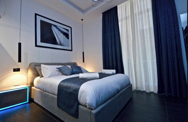 Homerez - Apartamento moderno de 90m² en Napoli + Balcón