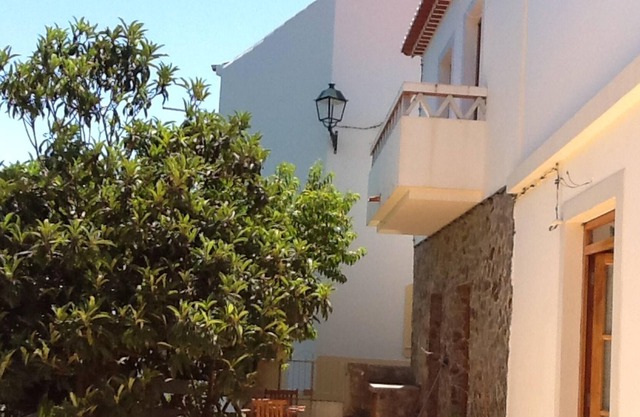 Homerez - Casa a 8 km de la playa para 4 pers. con jardín y terraza en Aljezur