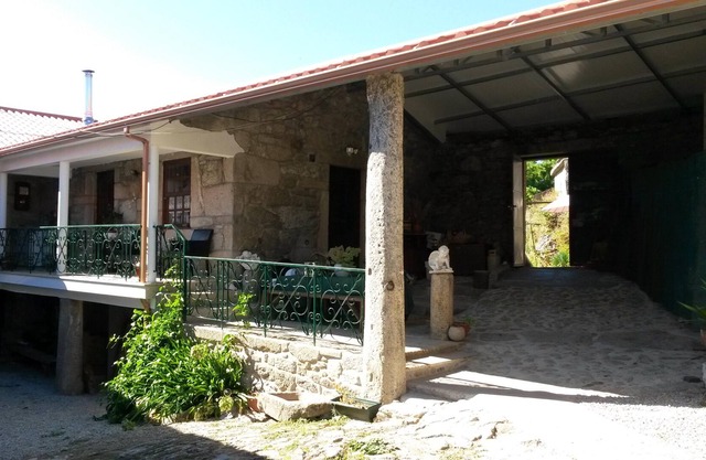 Homerez - Bonita casa para 6 pers. con terraza en Gontim