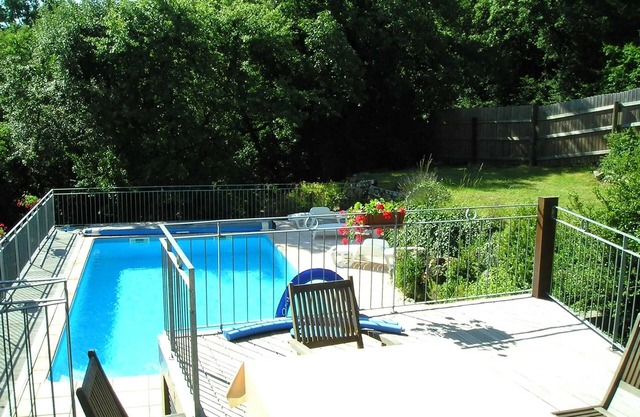 Homerez - Casa espaciosa en Loubressac con piscina privada