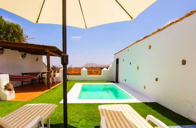 Homerez - Villa a 12 km de la playa para 4 pers. con piscina en Antigua