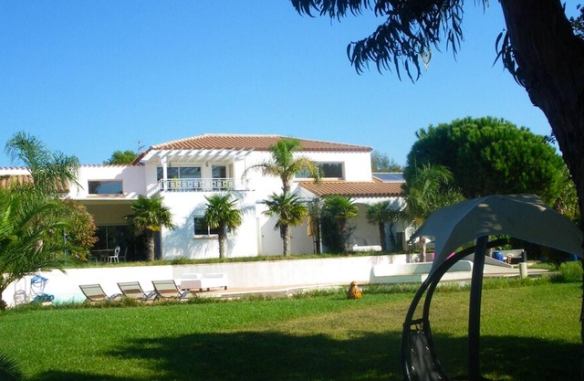 Homerez - Villa a 10 km de la playa para 8 pers. con piscina, jacuzzi y jardín