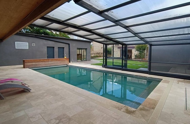 Homerez - Espaciosa villa para 4 pers. con piscina, jardín y terraza en Vayrac