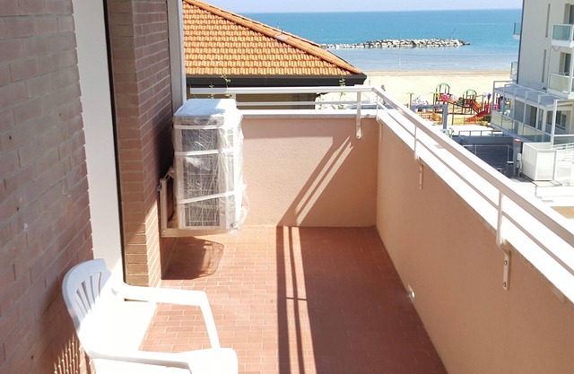 Homerez - Viserba Apt, sea view