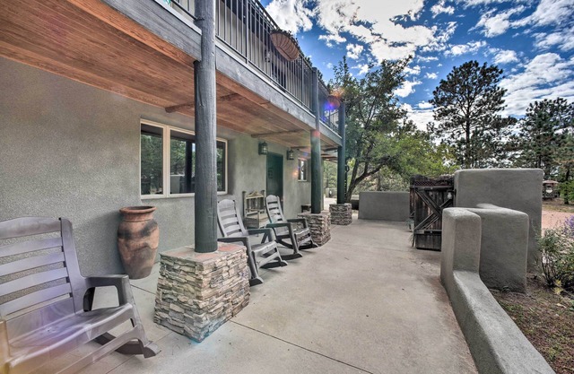 ¡NUEVO! Mtn View Retreat, 11Mi al Jardín de los Dioses!