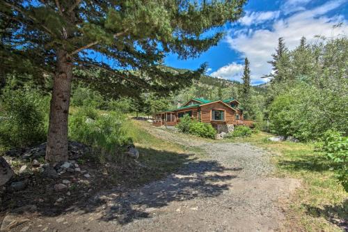 Honeys Cabin in McLeod Fish, Hike and Views!