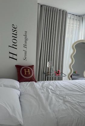 Hongdae, Hapjeong Station 1 minute, Luxury hotel style, Panorama Han River View 5 people, 2Room, 3Q bed