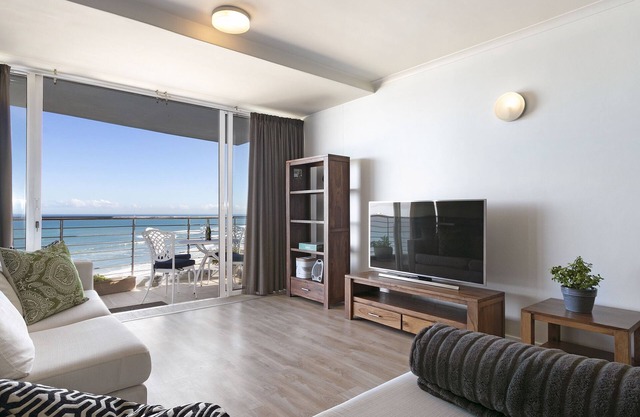 Horizon Bay 902 Beachfront APT with full Inverter by HMH