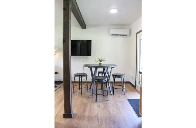 Horse Creek Resort - Cabin 6