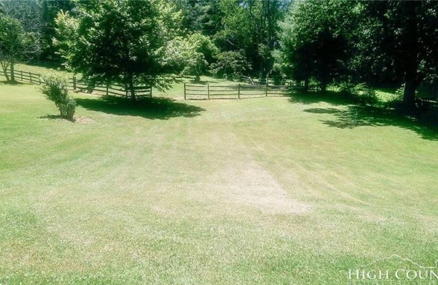 Entorno amigable para los caballos, conveniente para Old Beau Golfing y Blue Ridge Pwy