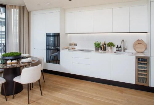 Host second address - Penthouse with 3 beds in Mount Pleasant, London WC1X 0AN