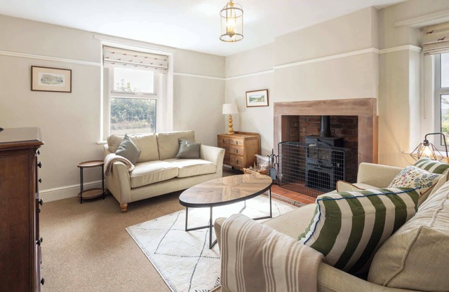 Host & Stay | Castle Hill Cottage