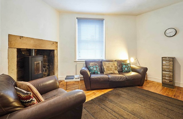 Host & Stay | The Reading Room