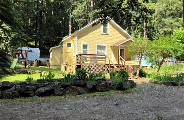 Room in Beautiful Historic Home - Close to Wine, Waves, & Woods in Mendocino Co