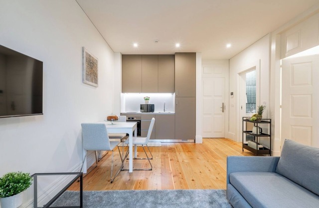 HostWise - Stylish and Cozy Flat