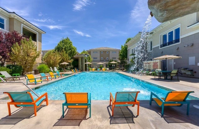 Hot Tub, Gym, Pool Access, Mini Golf|1BR Apartment