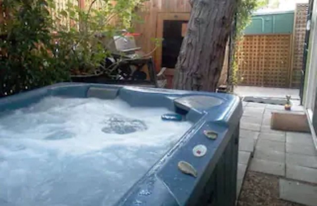 15 minutos al norte Puente Golden Gate / Bañera de hidromasaje / Sauna / Jacuzzi / Mascotas / Silla de ruedas