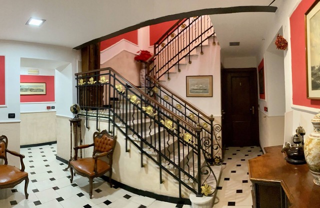 Hotel Actor